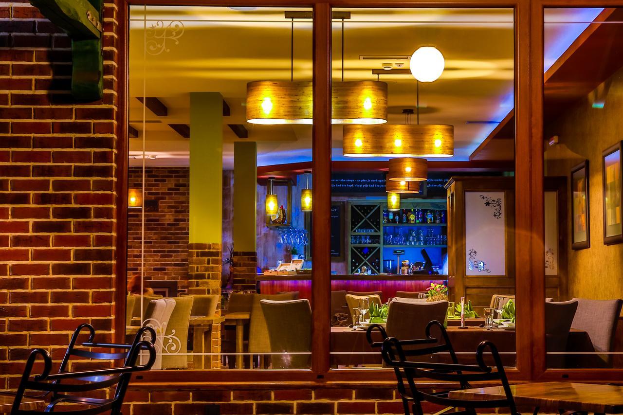 Hotel Moja Carda Temerin Bagian luar foto