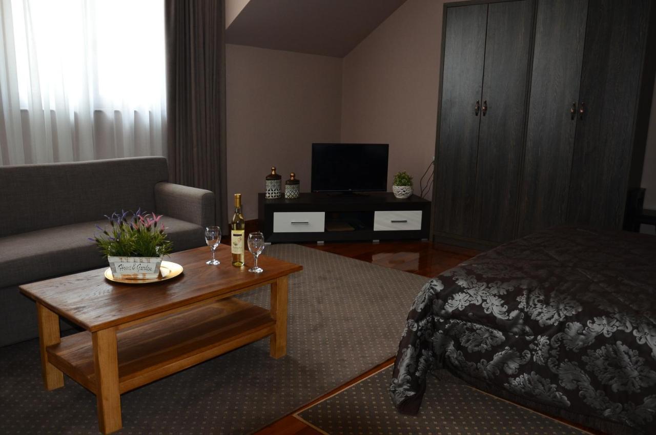 Hotel Moja Carda Temerin Bagian luar foto